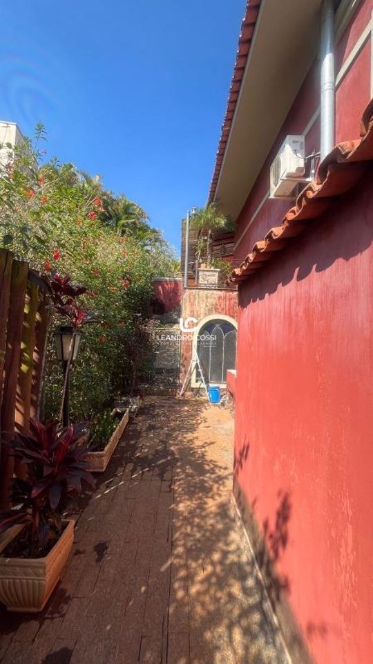 Casa de condomínio à venda no Condomínio Campos de Santo Antônio: