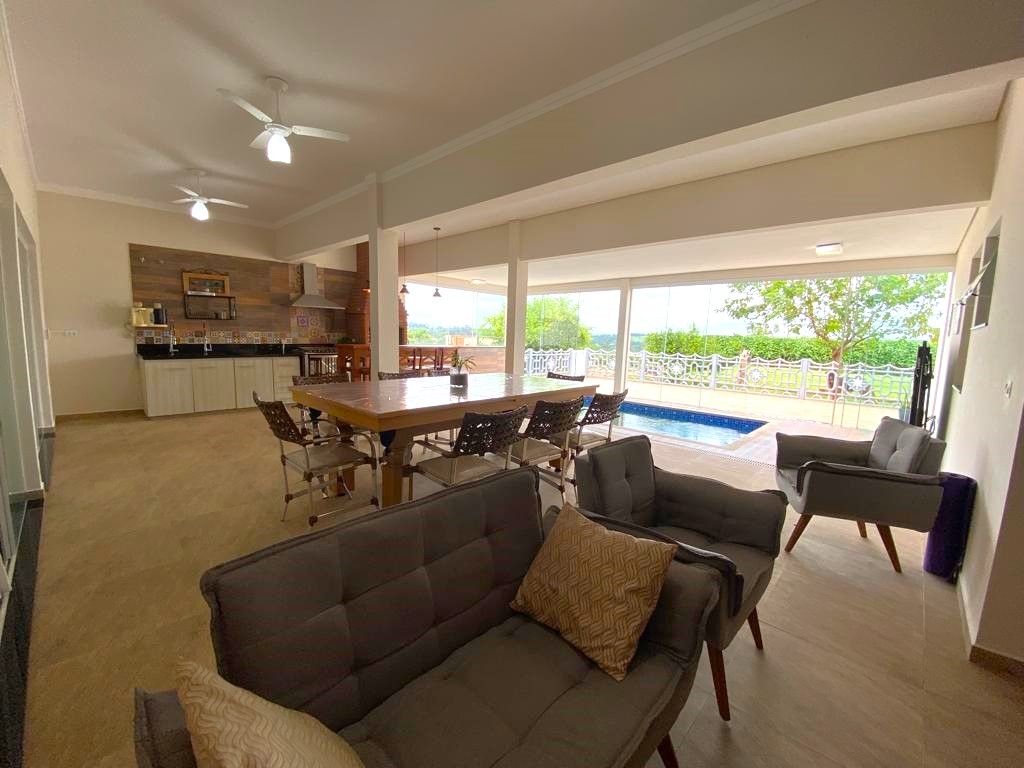 Casa de condomínio à venda no Condomínio Terras de Mont Serrat: