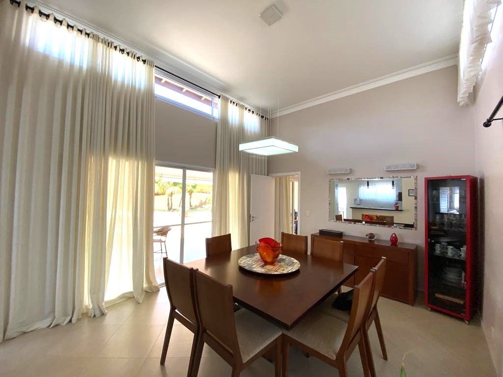 Casa de condomínio à venda no Condomínio Terras de Mont Serrat: