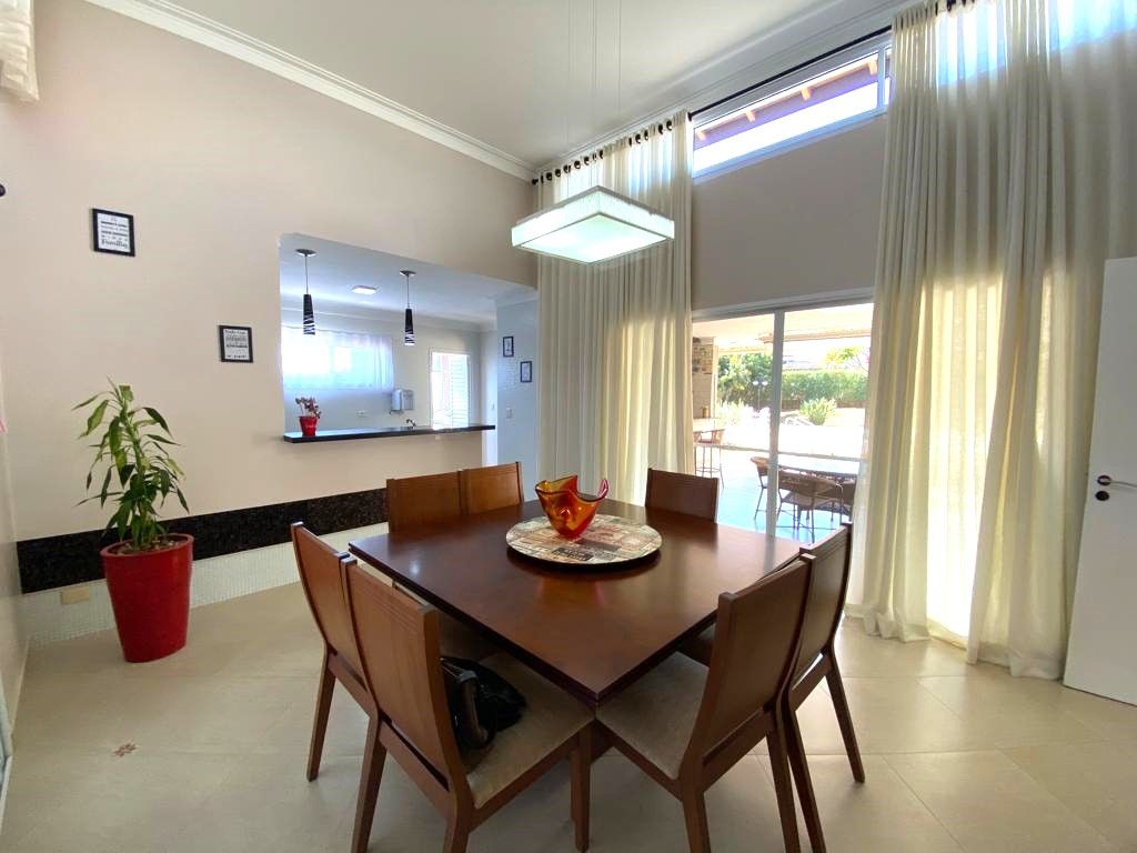 Casa de condomínio à venda no Condomínio Terras de Mont Serrat: