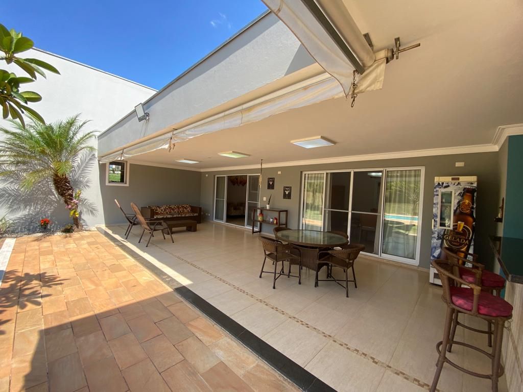 Casa de condomínio à venda no Condomínio Terras de Mont Serrat: