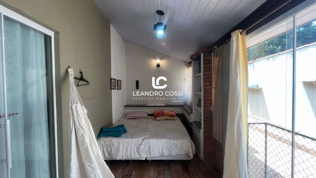 Casa de condomínio à venda no Condomínio Campos de Santo Antônio: