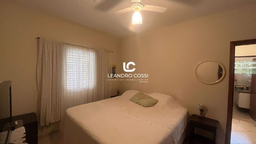 Casa de condomínio à venda no Condomínio Campos de Santo Antônio: