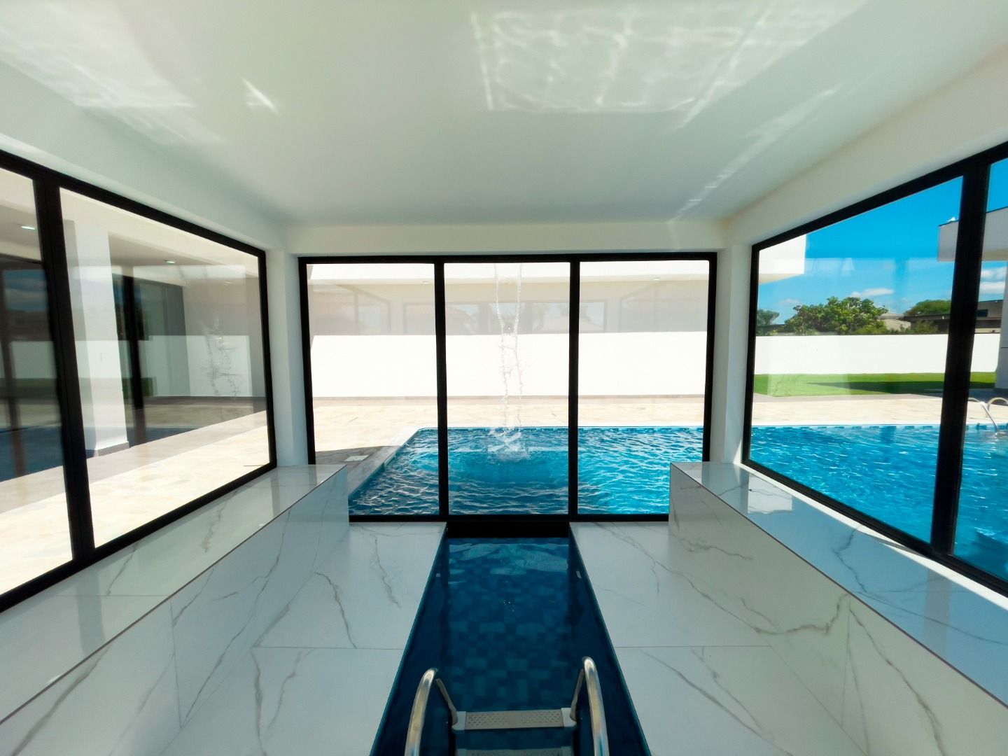 Casa de condomínio à venda no Condomínio Parque Village Castelo: