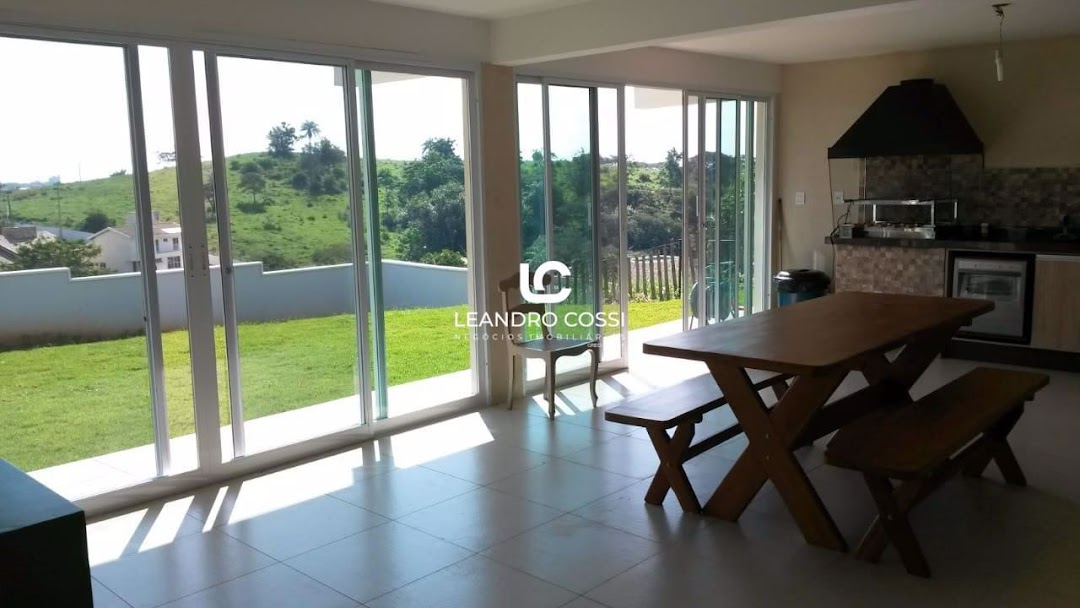 Casa de condomínio à venda no Condomínio Campos de Santo Antônio: