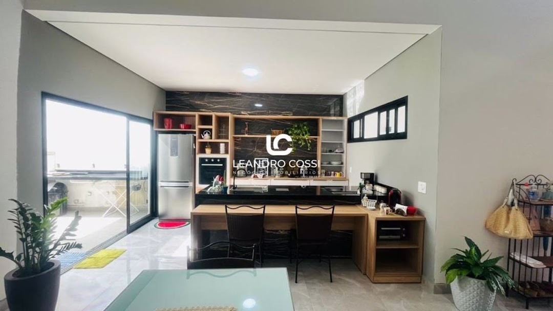 Casa de condomínio à venda no Jardim Guarujá: