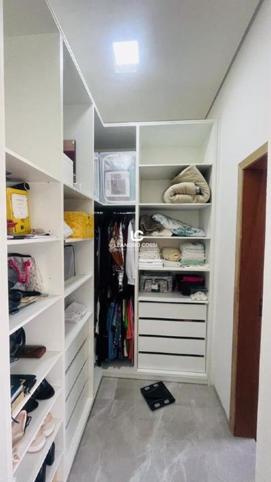 Casa de condomínio à venda no Jardim Guarujá: