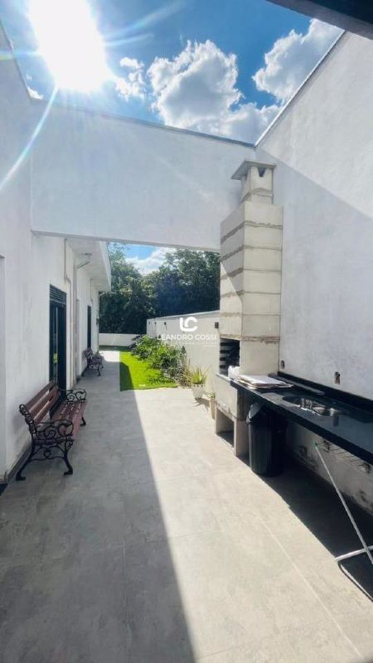 Casa de condomínio à venda no Jardim Guarujá: