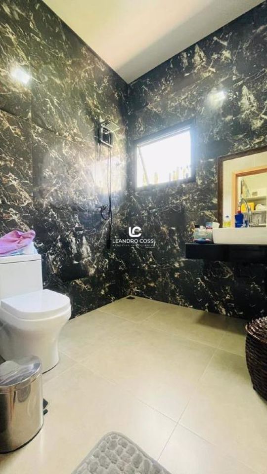 Casa de condomínio à venda no Jardim Guarujá: