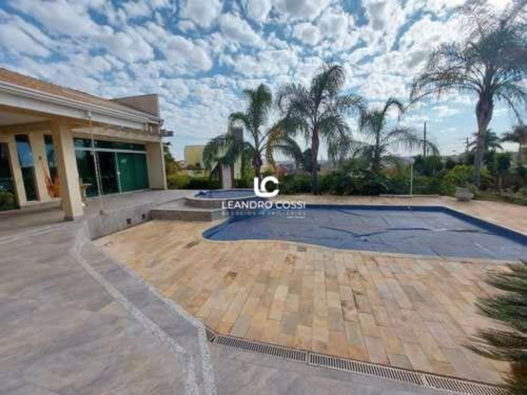 Casa à Venda no Condomínio Haras Paineiras - Salto/Sp