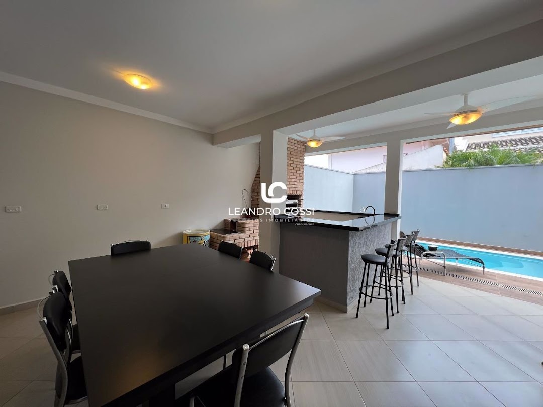 Casa de condomínio à venda no Condomínio Parque do Varvito: