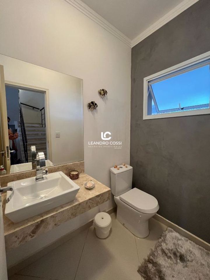 Casa de condomínio à venda no Condomínio Parque do Varvito: