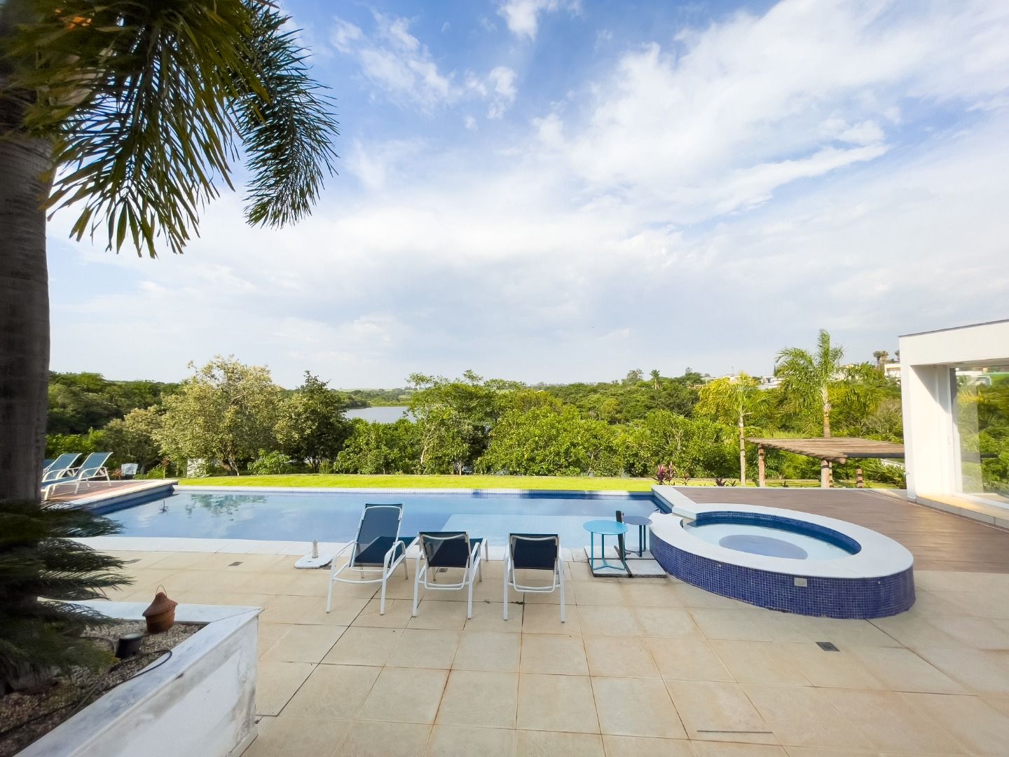 Casa de condomínio à venda no Chacara Santa Terezinha: