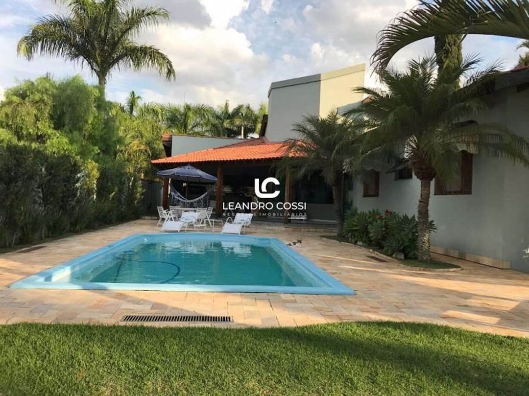 Casa à Venda no Condomínio Zuleika Jabour - Salto/Sp.