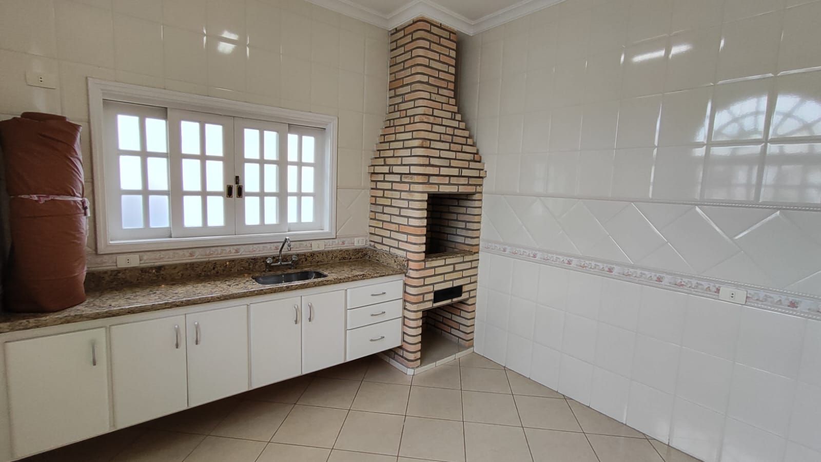 Casa de condomínio à venda no Condomínio Jardim Theodora: