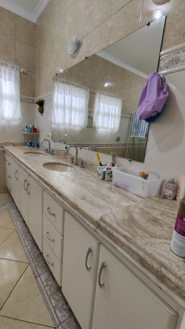 Casa de condomínio à venda no Condomínio Jardim Theodora: