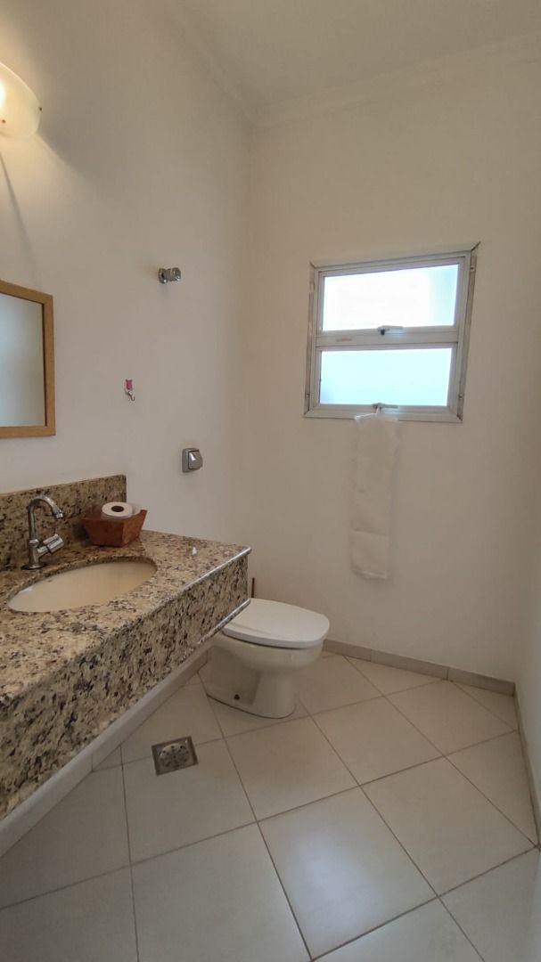 Casa de condomínio à venda no Condomínio Jardim Theodora: