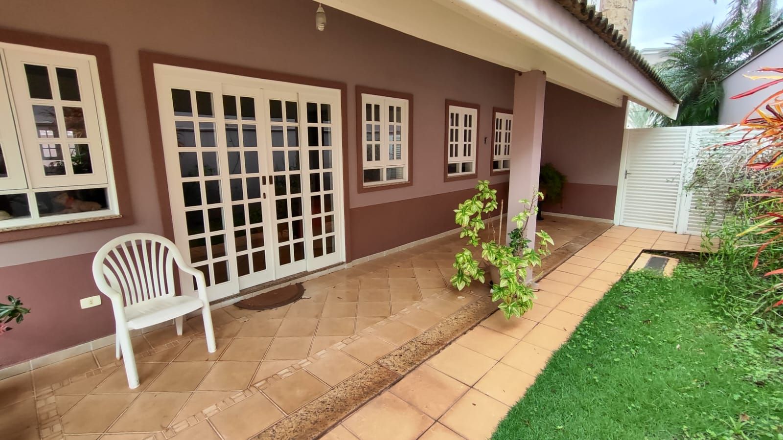 Casa de condomínio à venda no Condomínio Jardim Theodora: