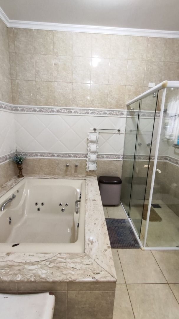 Casa de condomínio à venda no Condomínio Jardim Theodora: