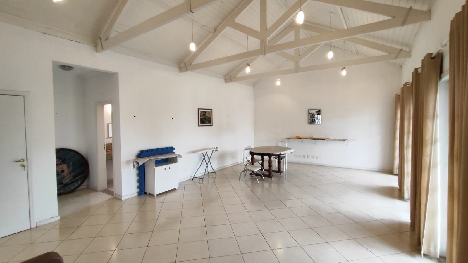 Casa de condomínio à venda no Condomínio Jardim Theodora: