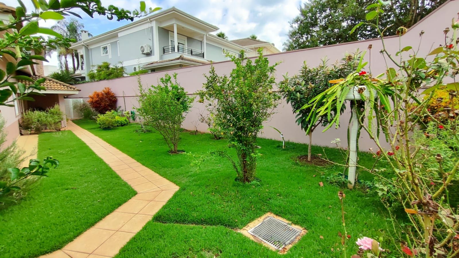 Casa de condomínio à venda no Condomínio Jardim Theodora: