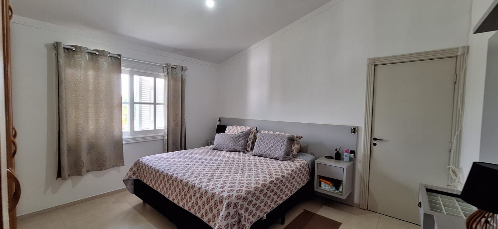 Casa de condomínio à venda no Condomínio Campos de Santo Antônio: