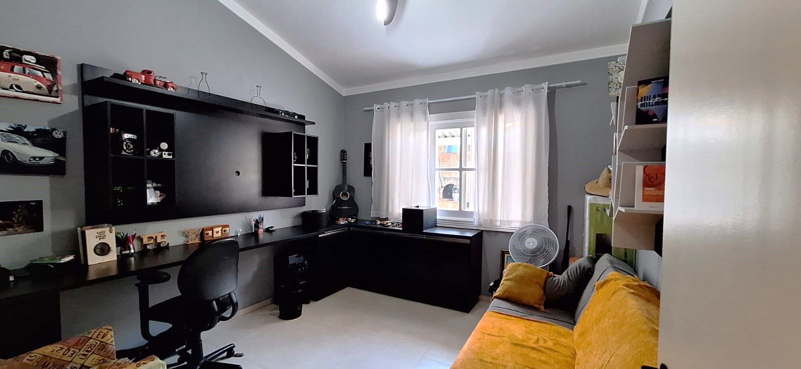 Casa de condomínio à venda no Condomínio Campos de Santo Antônio: