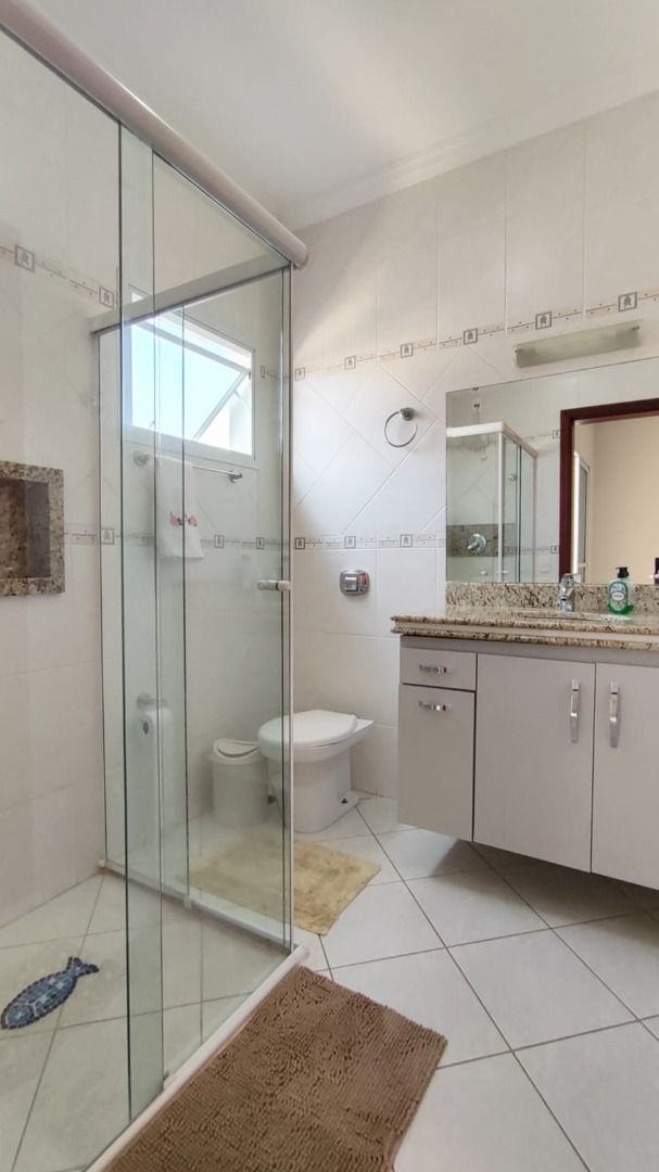 Casa de condomínio à venda no Condomínio Jardim Theodora: