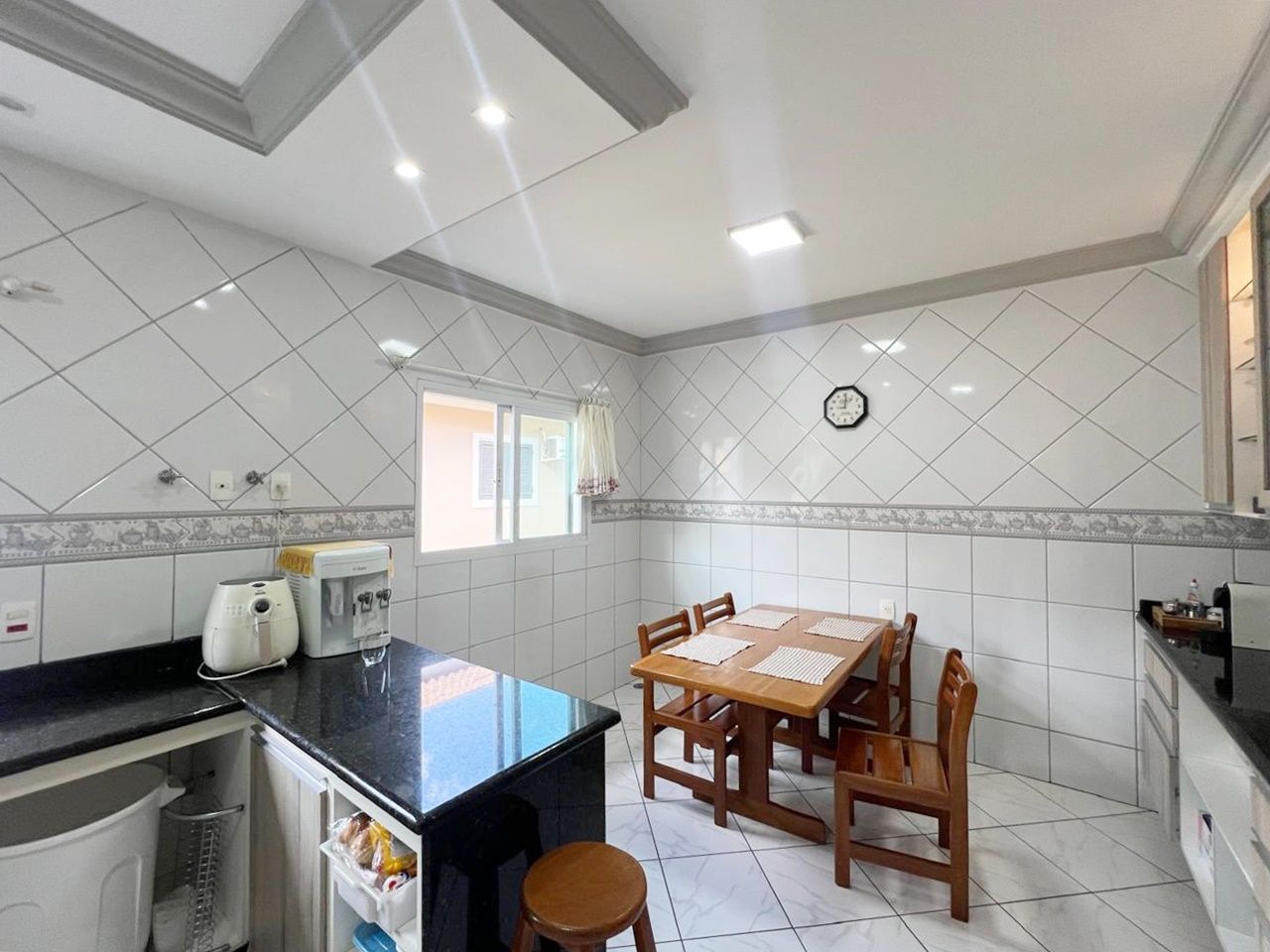 Casa de condomínio à venda no Condomínio Jardim Theodora: