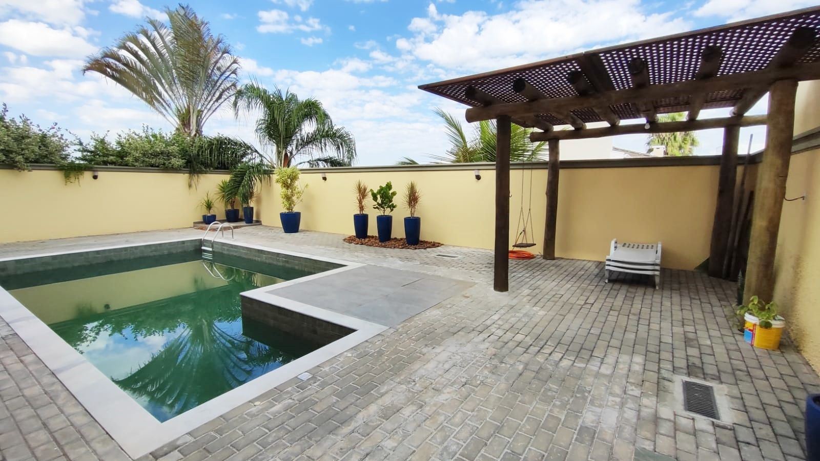 Casa de condomínio à venda no Condomínio Jardim Theodora: