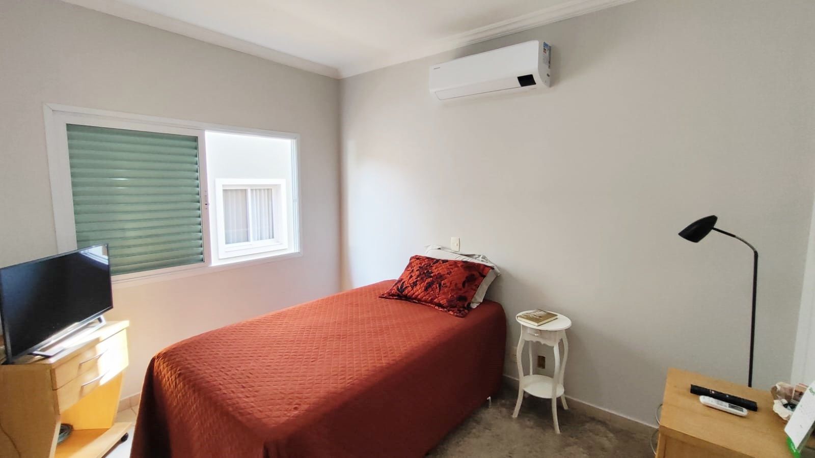 Casa de condomínio à venda no Condomínio Jardim Theodora: