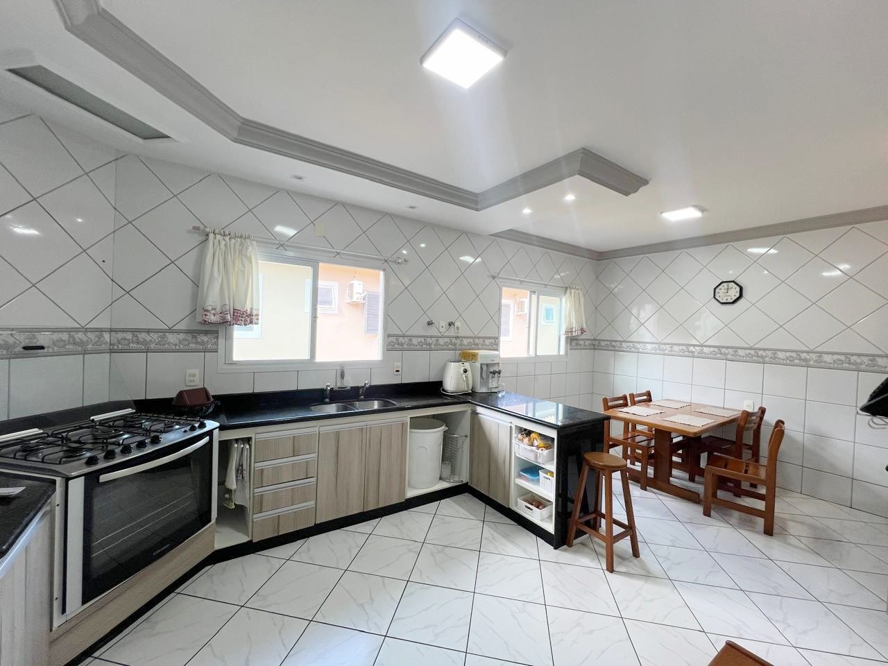 Casa de condomínio à venda no Condomínio Jardim Theodora: