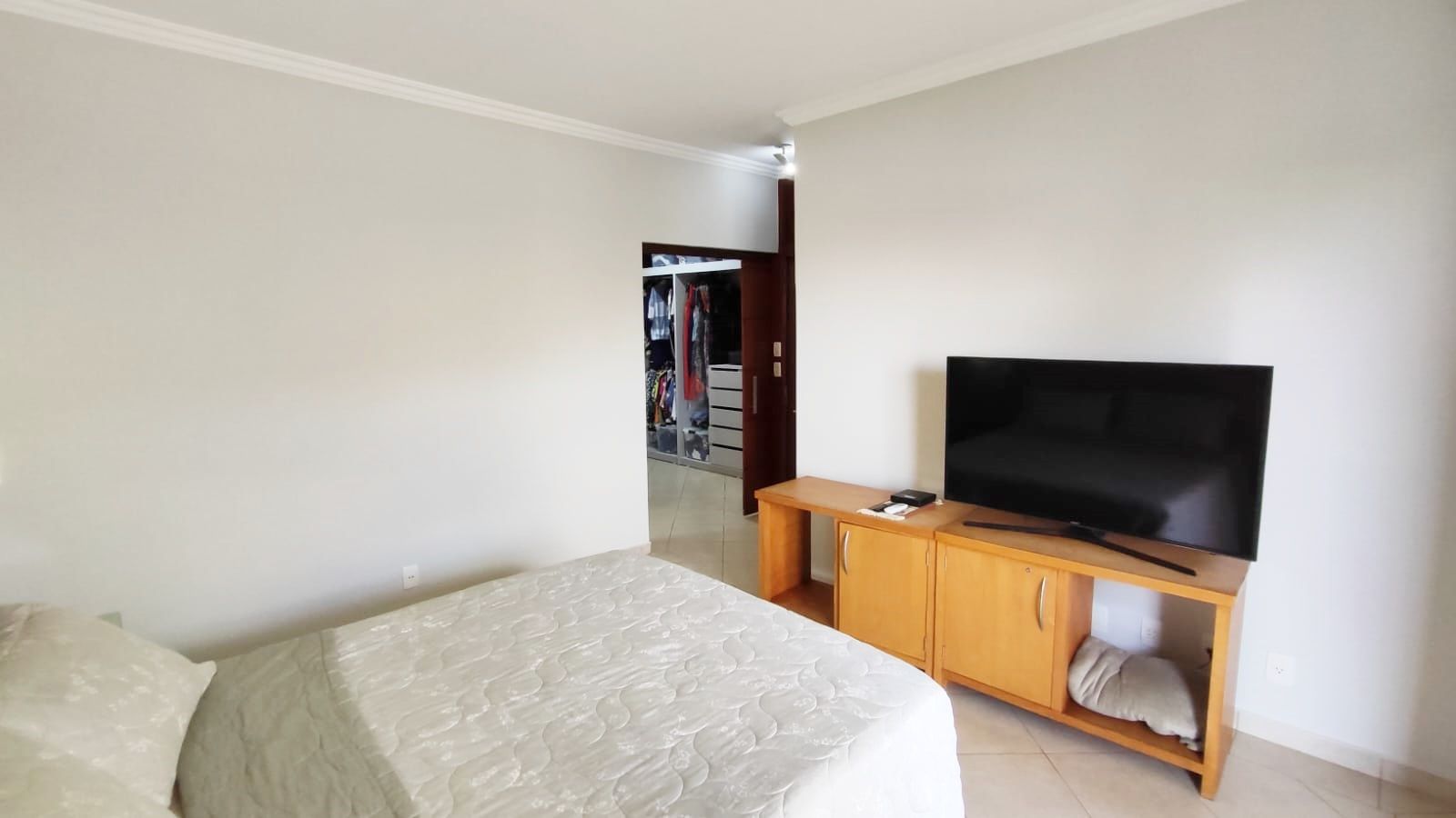 Casa de condomínio à venda no Condomínio Jardim Theodora: