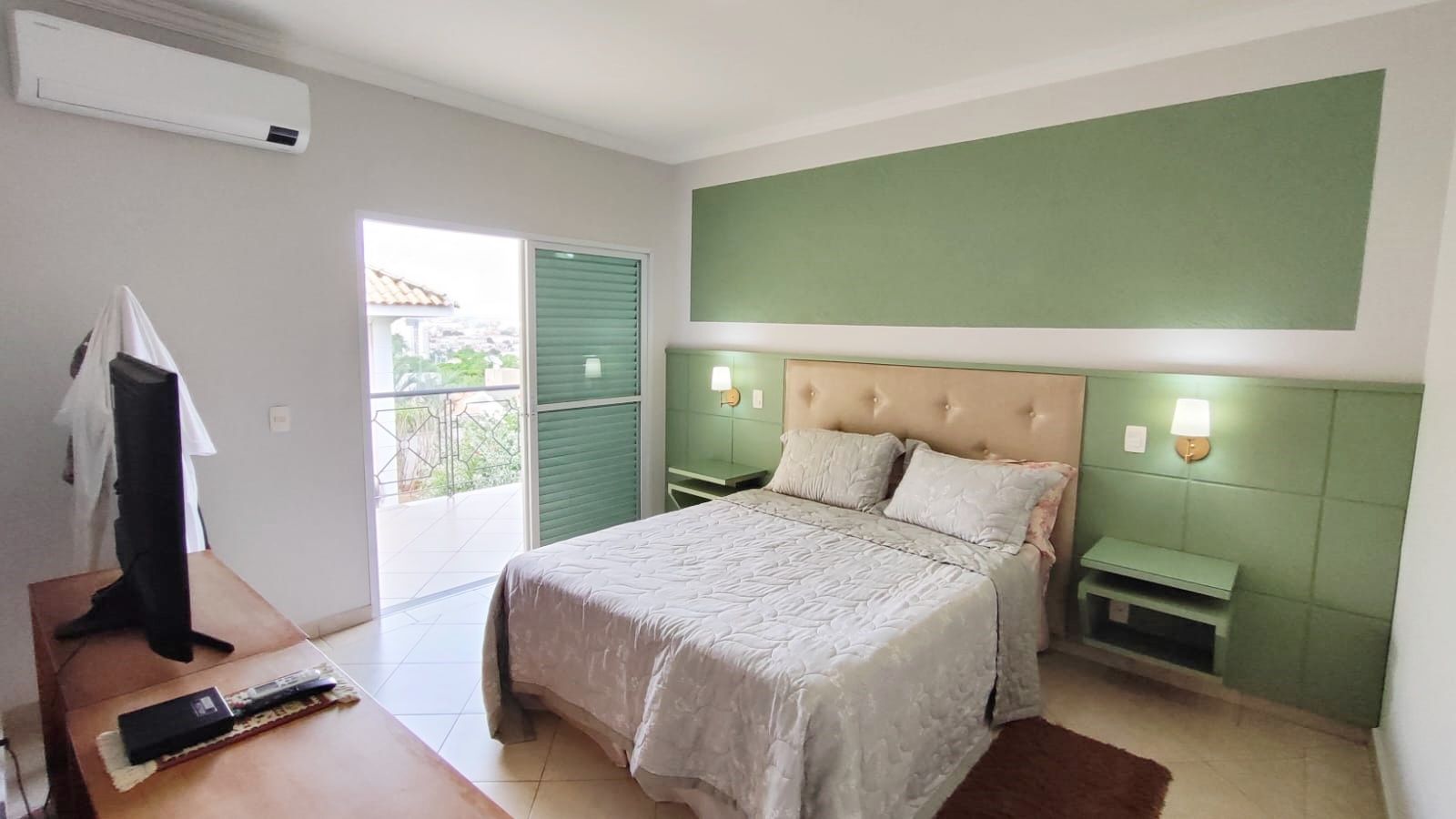 Casa de condomínio à venda no Condomínio Jardim Theodora: