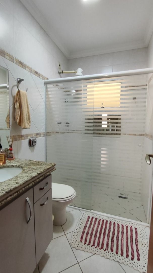 Casa de condomínio à venda no Condomínio Jardim Theodora: