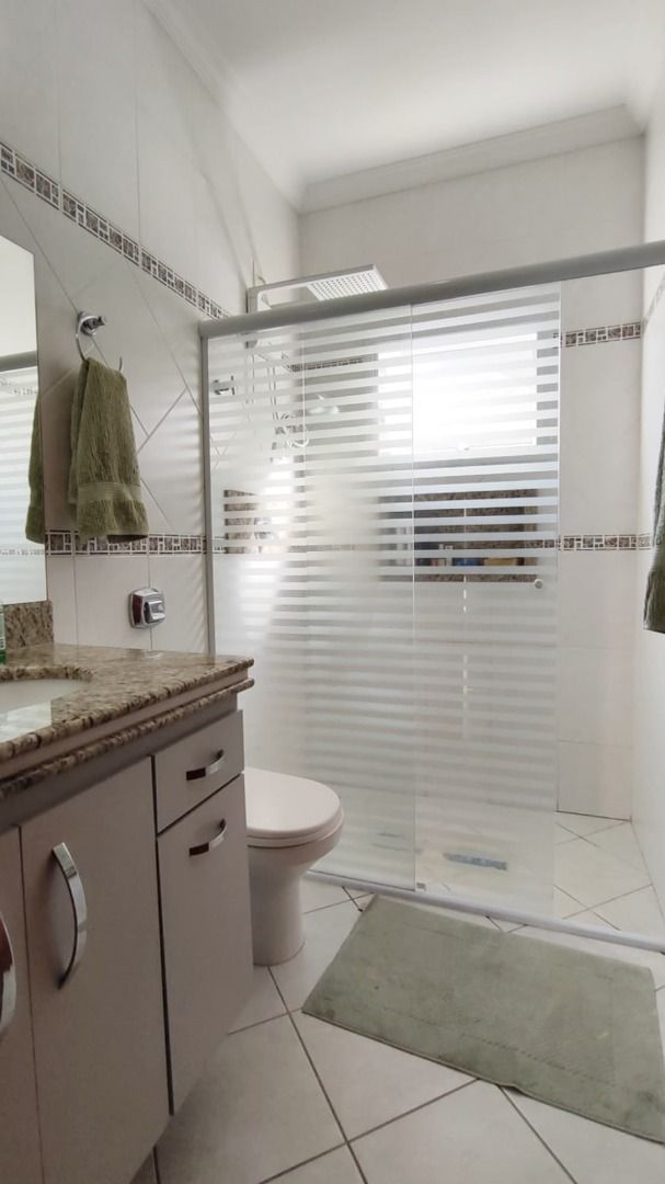 Casa de condomínio à venda no Condomínio Jardim Theodora: