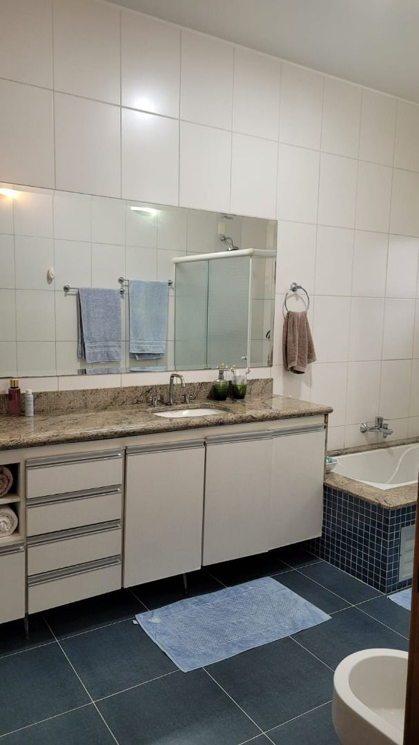 Casa de condomínio à venda no Condomínio Monte Belo: