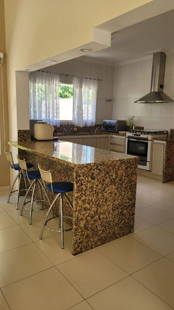 Casa de condomínio à venda no Condomínio Monte Belo: