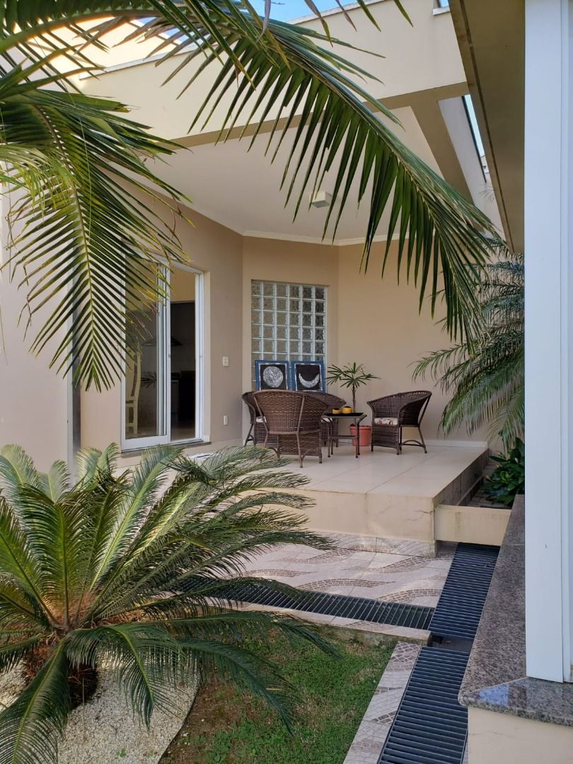 Casa de condomínio à venda no Condomínio Monte Belo: