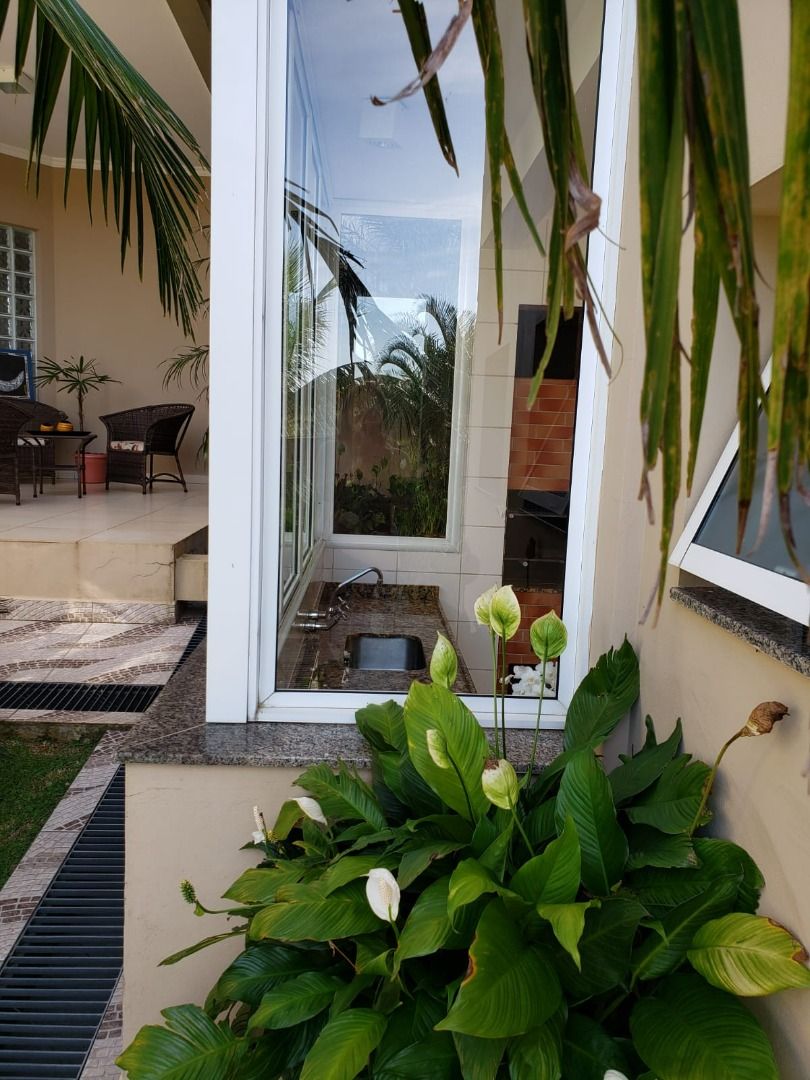 Casa de condomínio à venda no Condomínio Monte Belo: