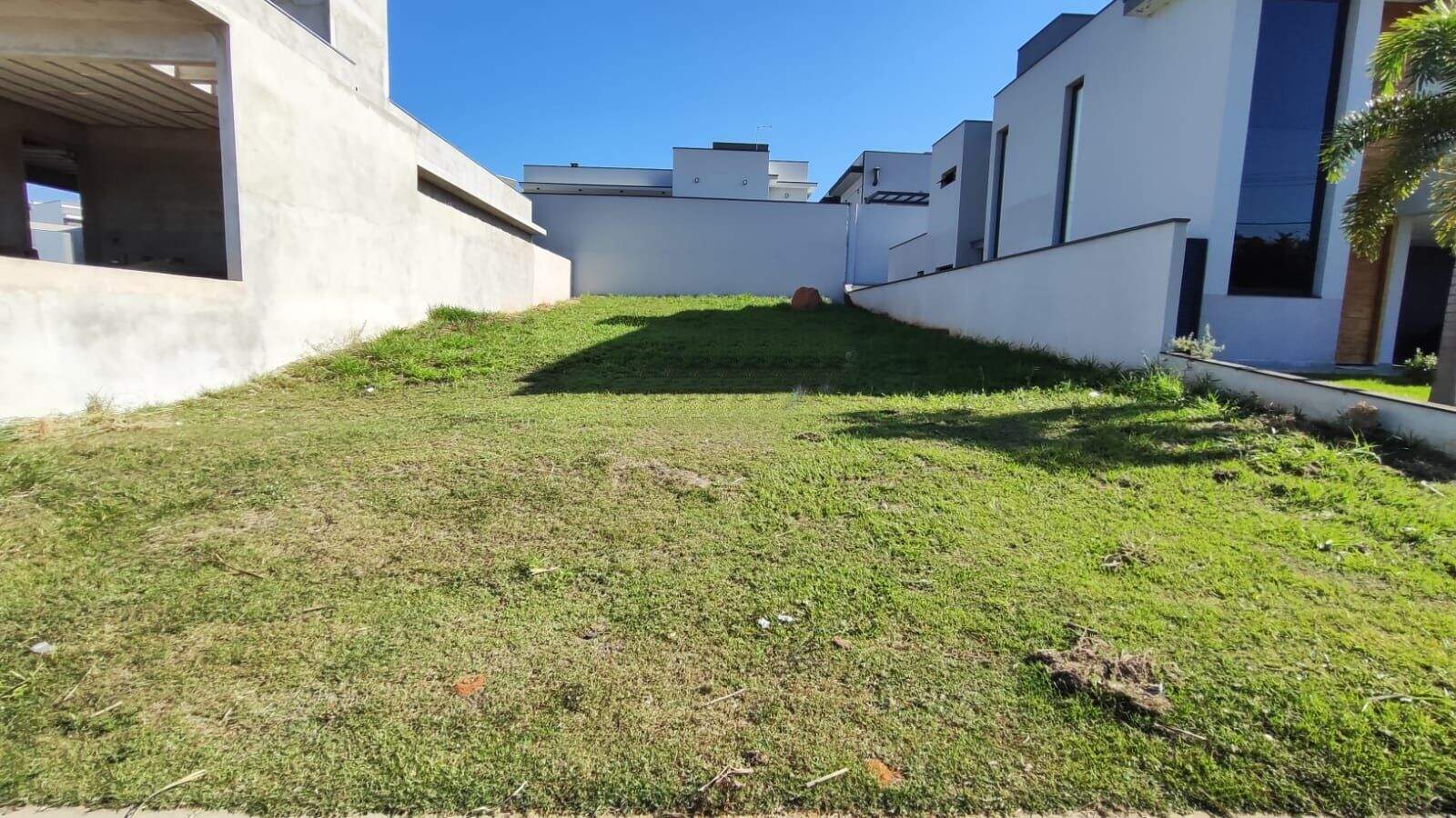 Terreno à Venda no Condomínio Lagos D'icaraí, Salto/Sp