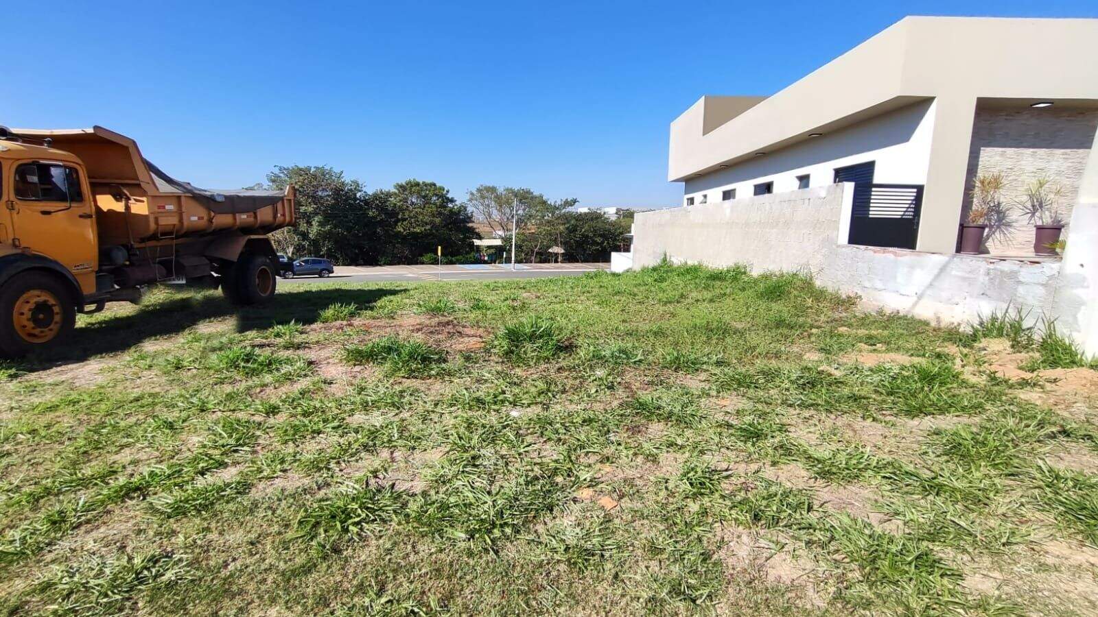 Terreno à Venda no Condomínio Lagos D'icaraí, Salto/Sp