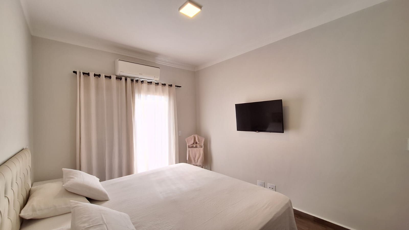 Casa de condomínio à venda no Condomínio Residencial Una: