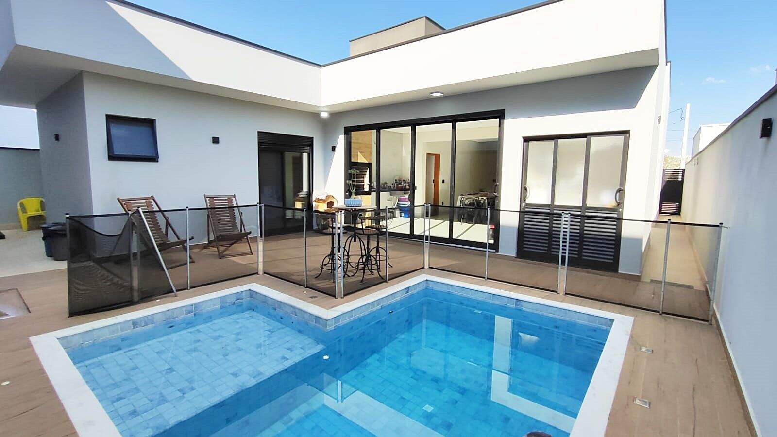 Casa à Venda no Condomínio Lagos D'icaraí, Salto/Sp