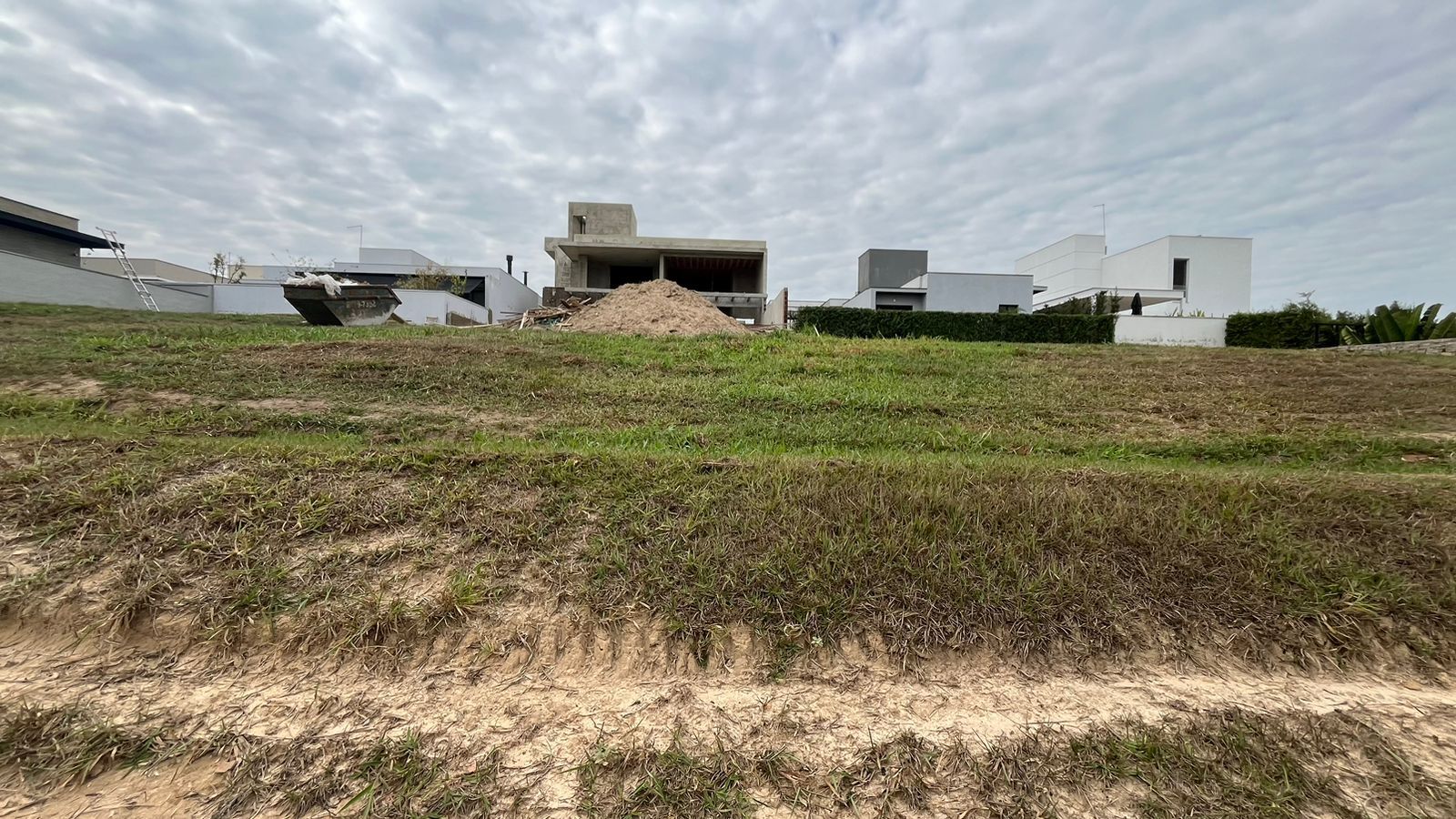 Terreno de Condomínio à venda no Condomínio Villas do Golfe: