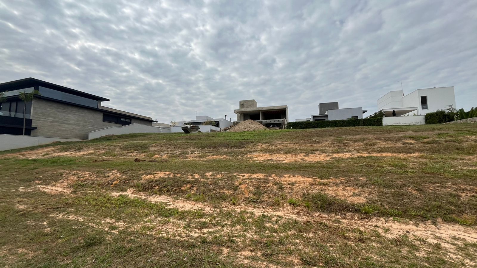 Terreno de Condomínio à venda no Condomínio Villas do Golfe: