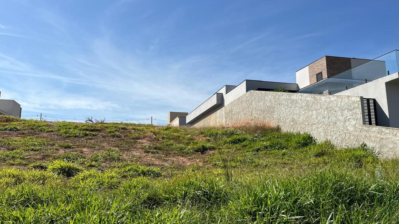 Terreno à Venda no Condomínio Portal dos Bandeirantes, Salto/Sp