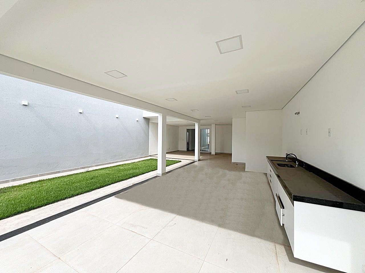 Casa de condomínio à venda no Condomínio Terras de Mont Serrat: