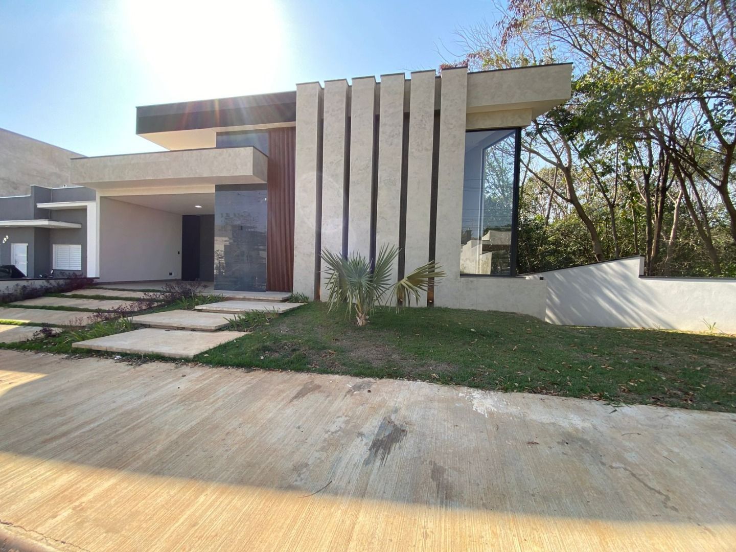 Casa de condomínio à venda no Jardim Guarujá: