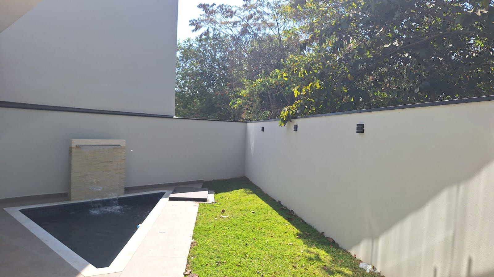 Casa de condomínio à venda no Jardim Guarujá: